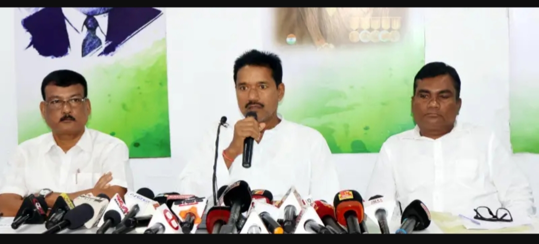 ରାଜ୍ୟ ପାଇଁ କଳଙ୍କ ରିସା ମାଙ୍କଡିଆଙ୍କ ଅନାହାର ମୃତ୍ୟୁ: କଂଗ୍ରେସ