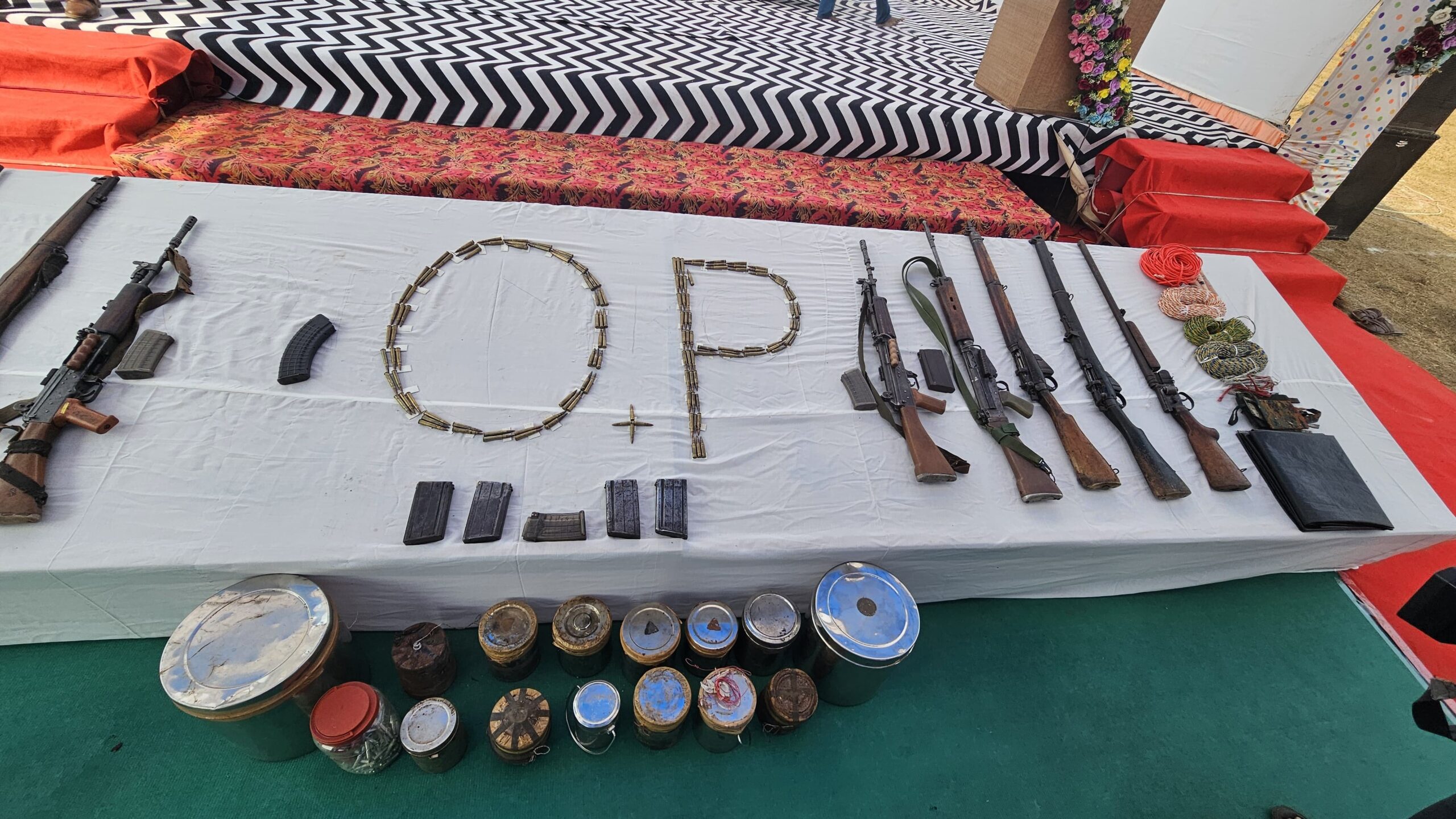 ଆତ୍ମସମର୍ପଣ କଲେ ୨୨ ଜଣ ନକ୍ସଲ, ନାଁରେ ଥିଲା ୨ କୋଟିର ପୁରସ୍କାର